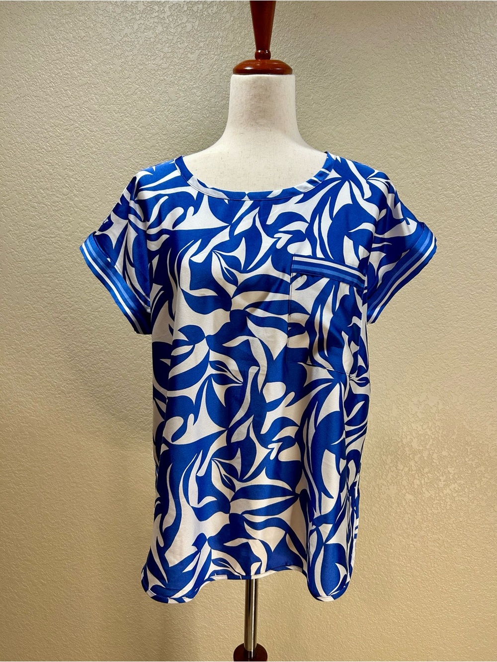 Loft Blue & White Abstract Print Short Sleeve Satin Top